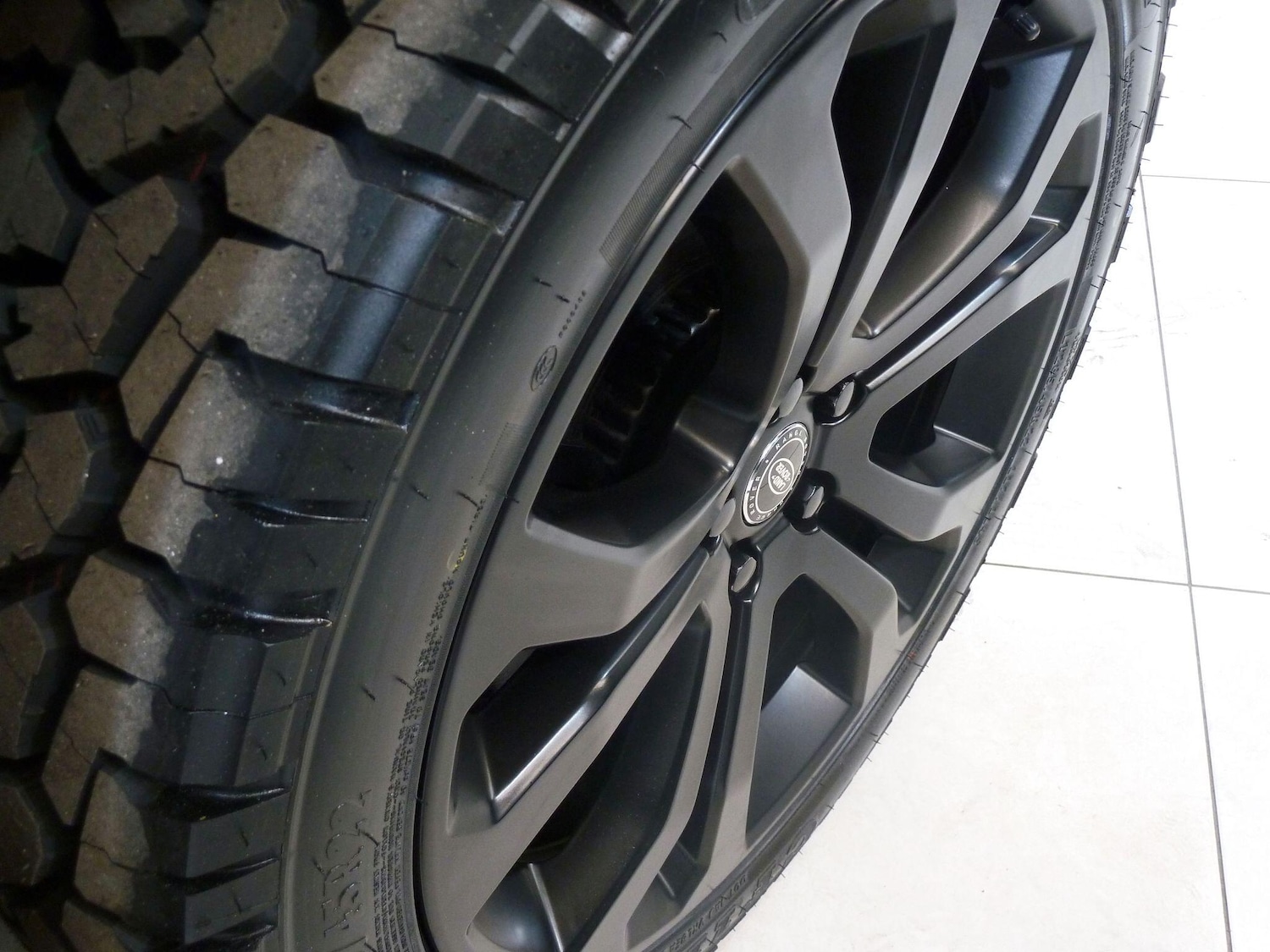 Used Land Rover Defender 2021 for sale - 76824037: Photo 10