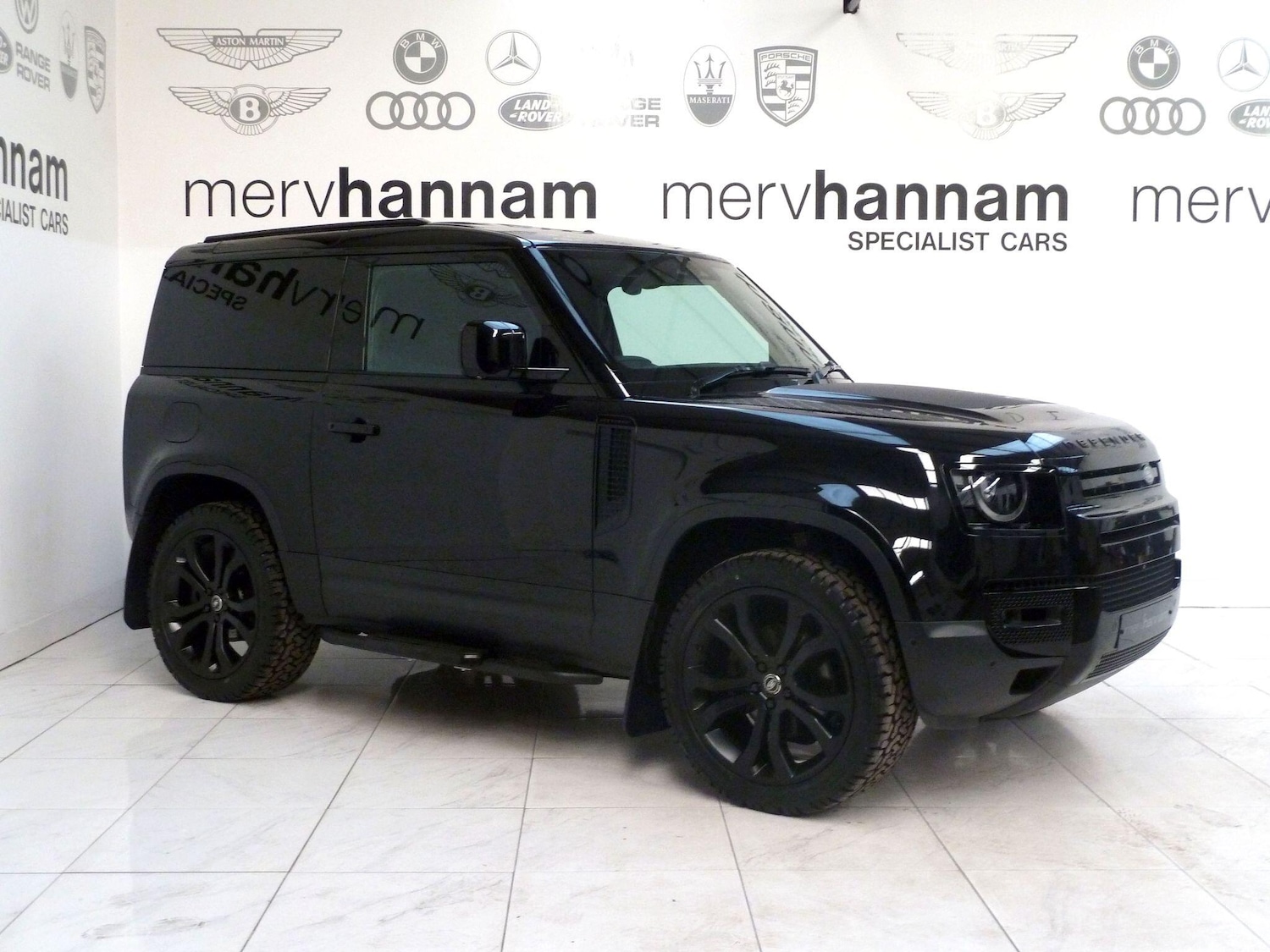 Used Land Rover Defender 2021 for sale - 76824037: Photo 2