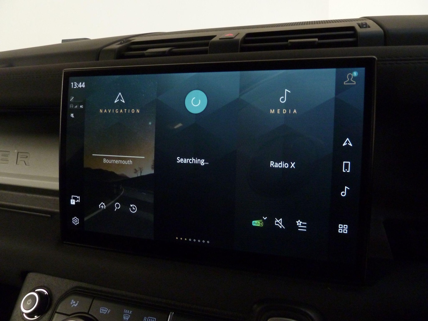 Used Land Rover Defender 2021 for sale - 76824037: Photo 20