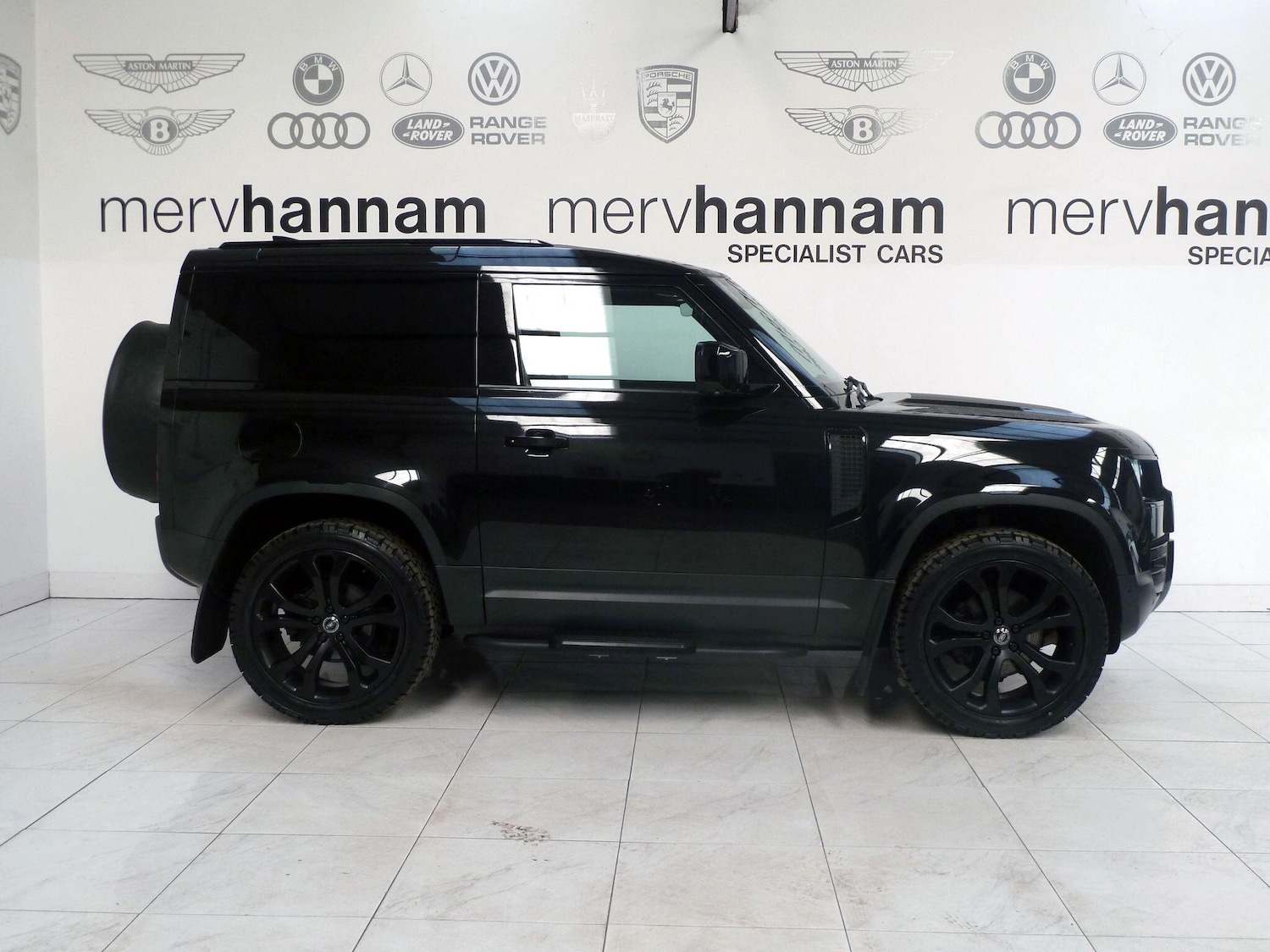 Used Land Rover Defender 2021 for sale - 76824037: Photo 3