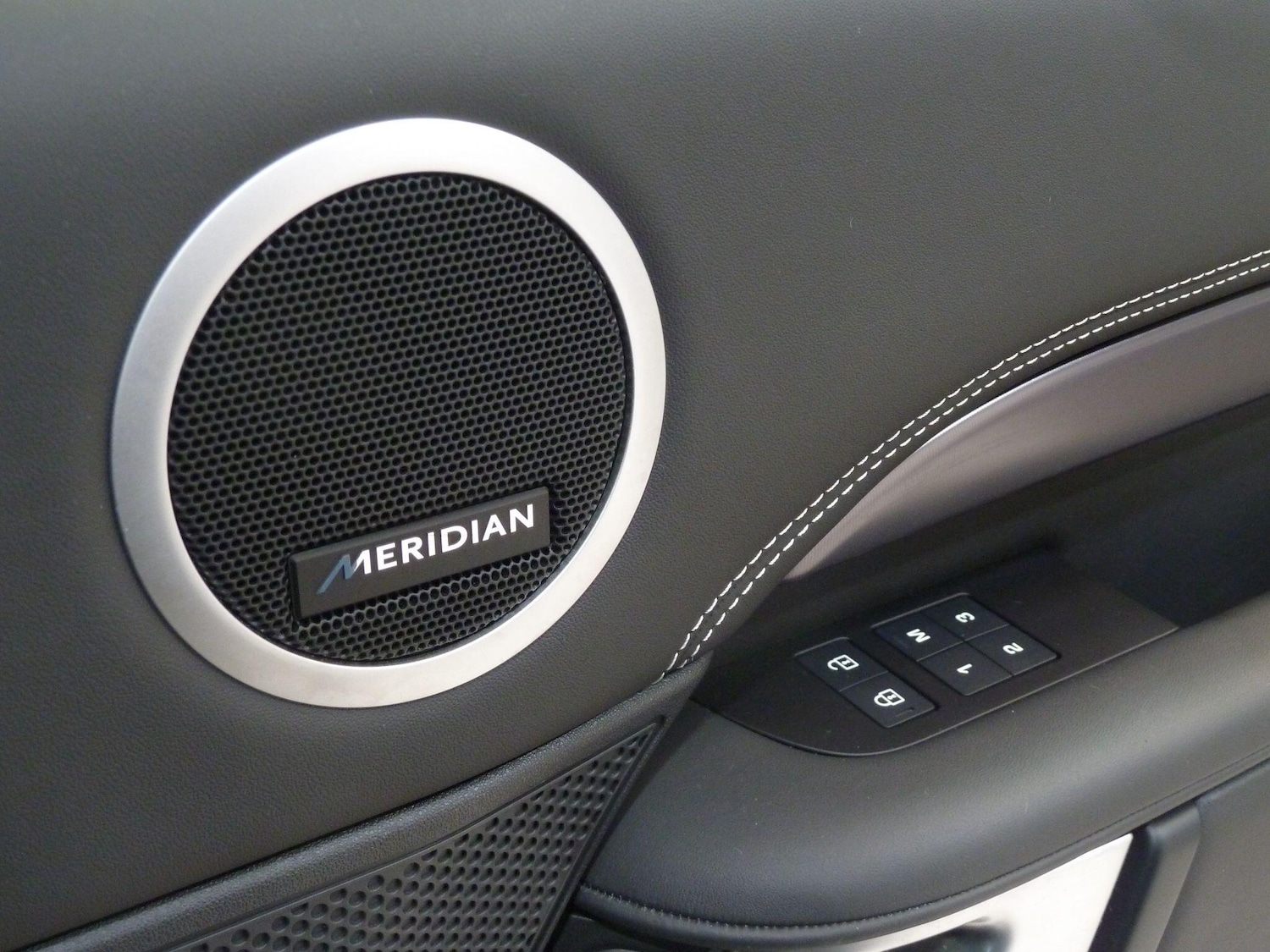 Used Land Rover Discovery 2023 for sale - 77267256: Photo 21