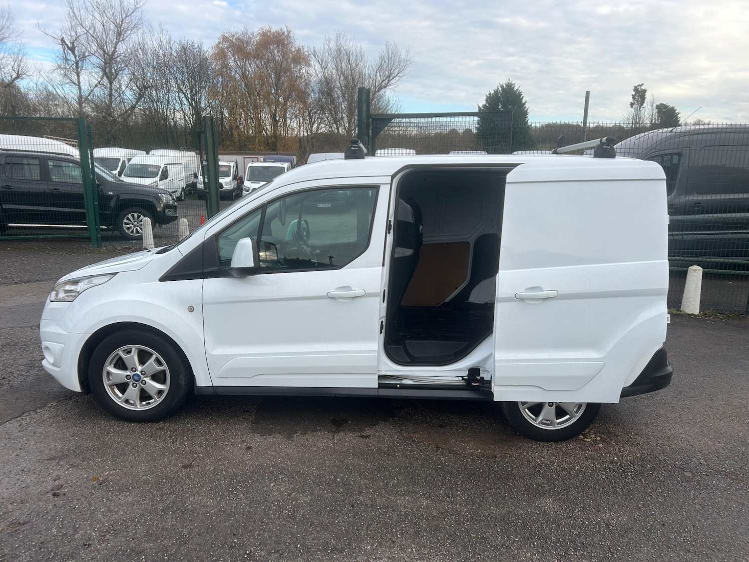 Used Ford Transit Connect 2018 for sale - 76855735: Photo 9
