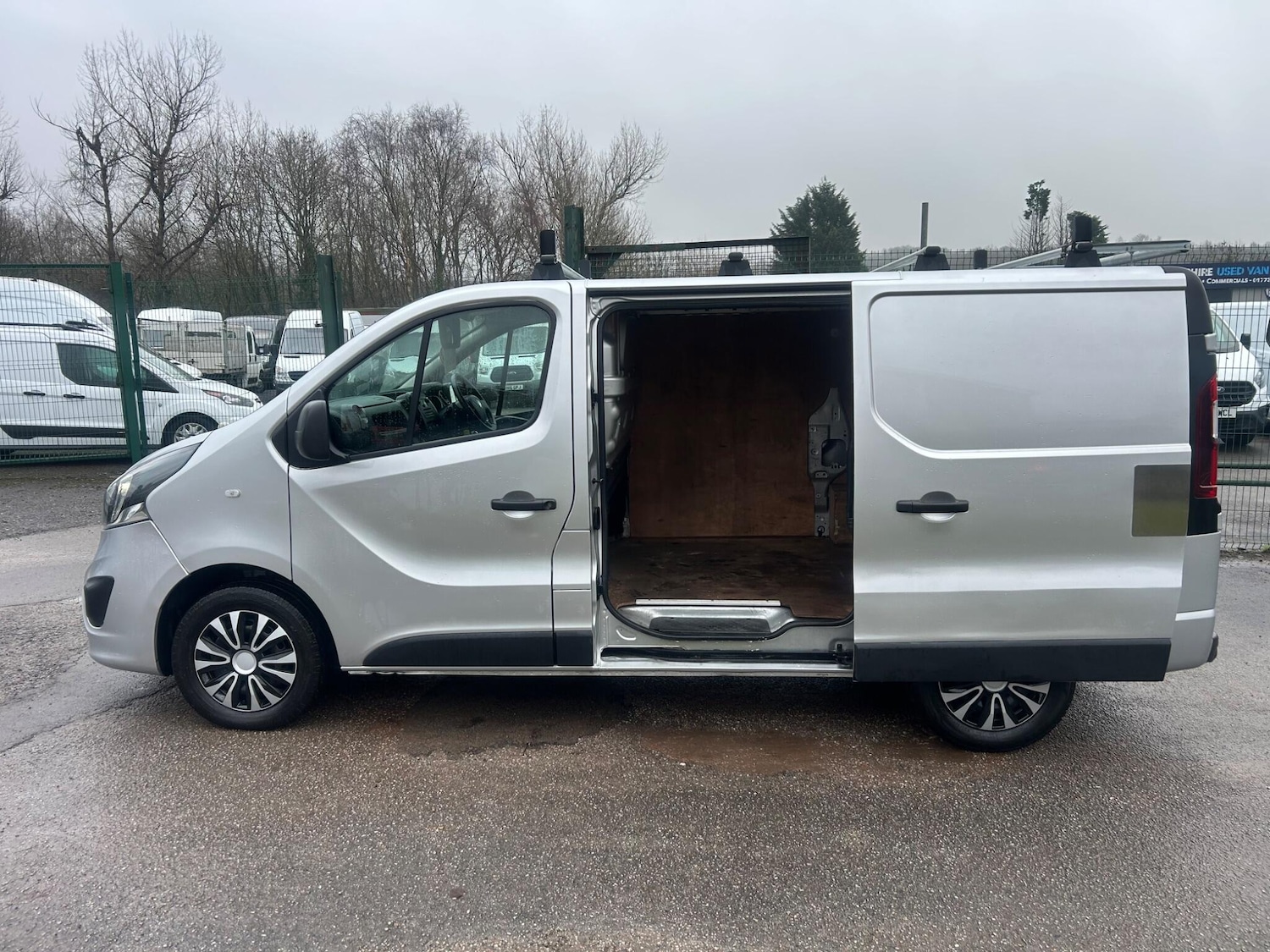 Used Vauxhall Vivaro 2018 for sale - 77254018: Photo 9