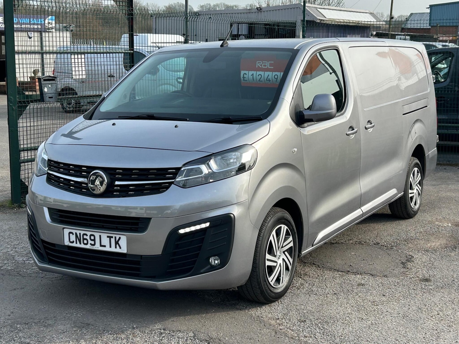 Used Vauxhall Vivaro 2019 for sale - 77970682: Photo 1