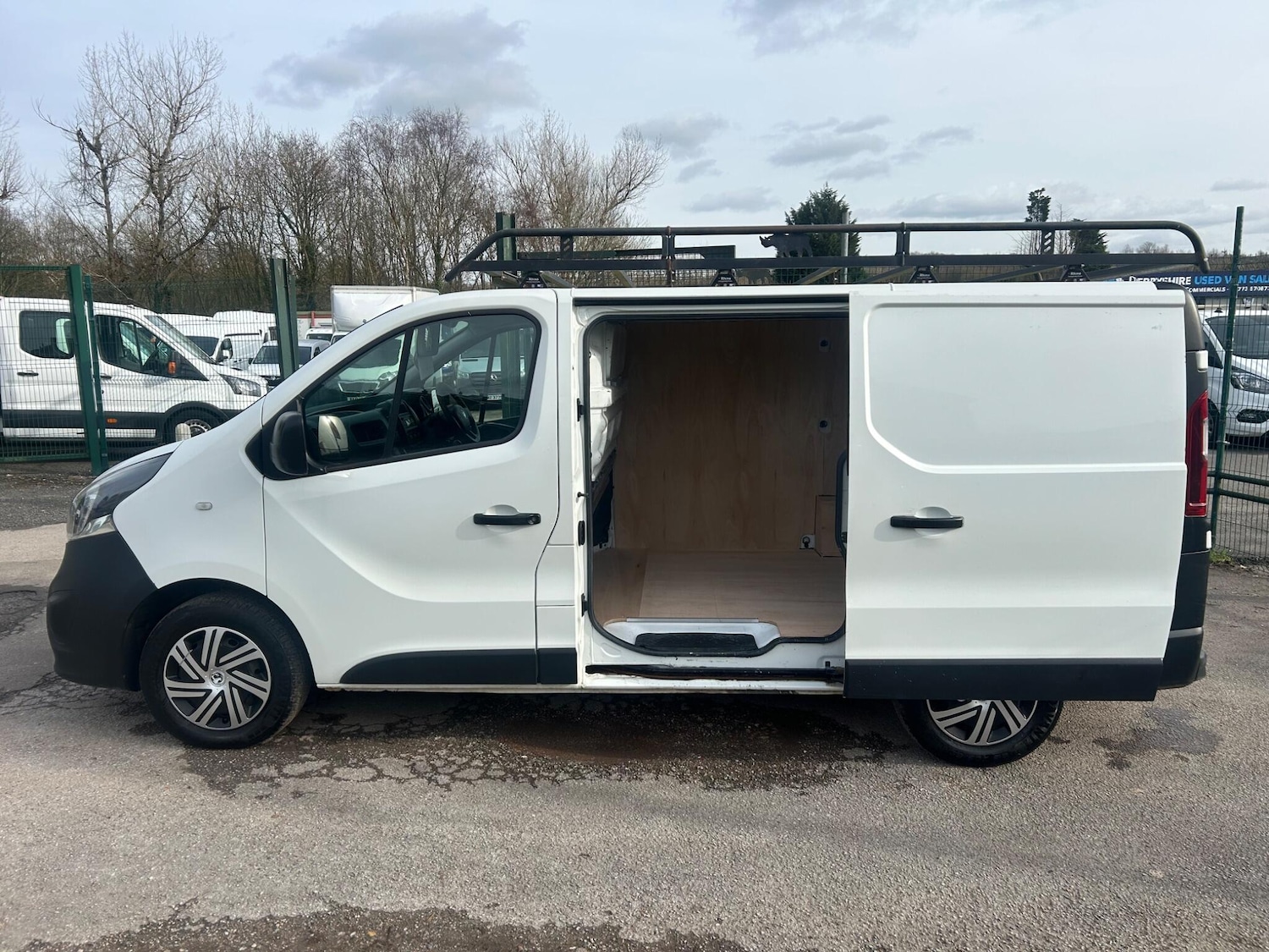 Used Vauxhall Vivaro for sale - 77586030: Photo 9