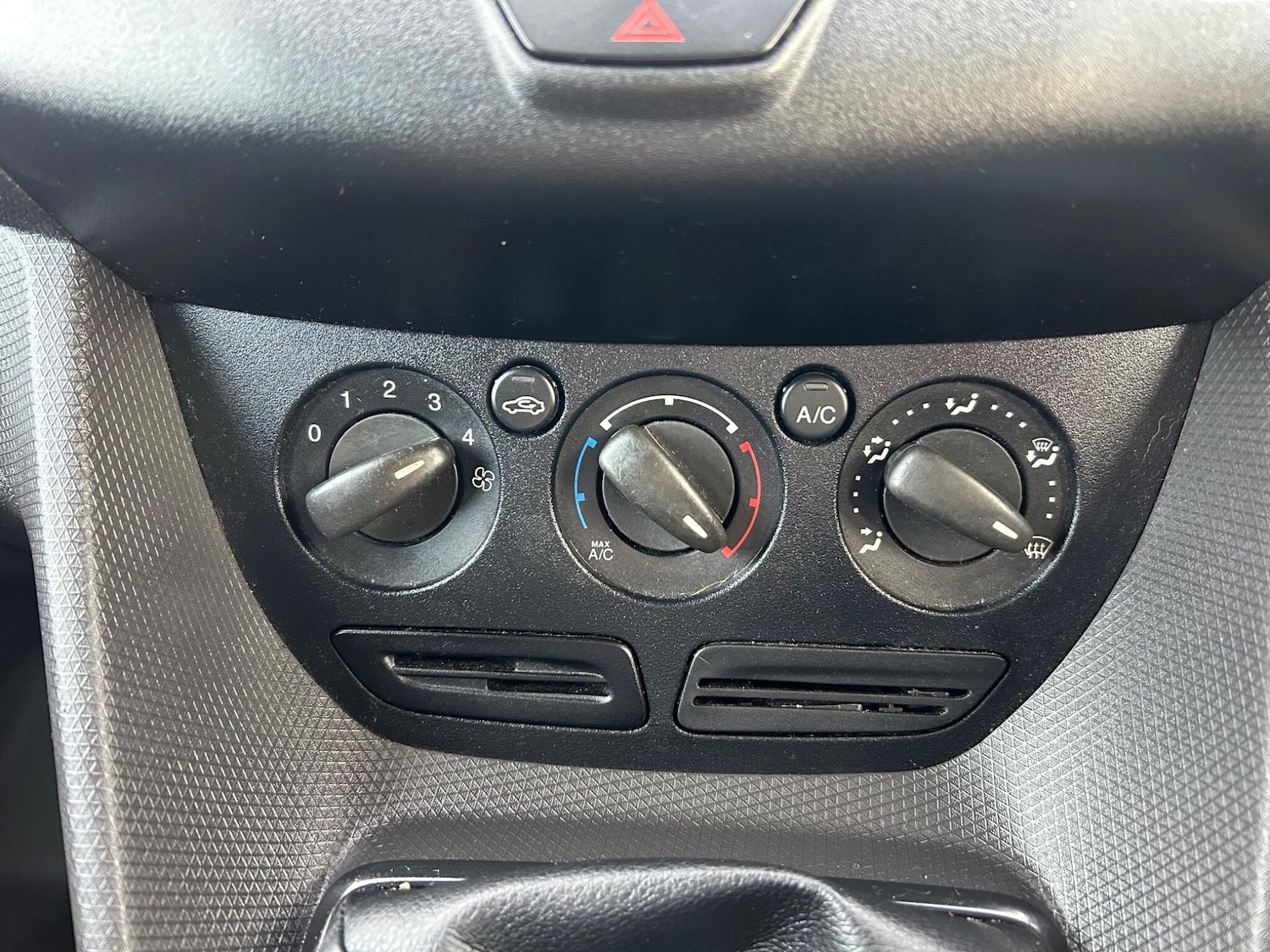 Used Ford Transit Connect 2017 for sale - 76645103: Photo 20