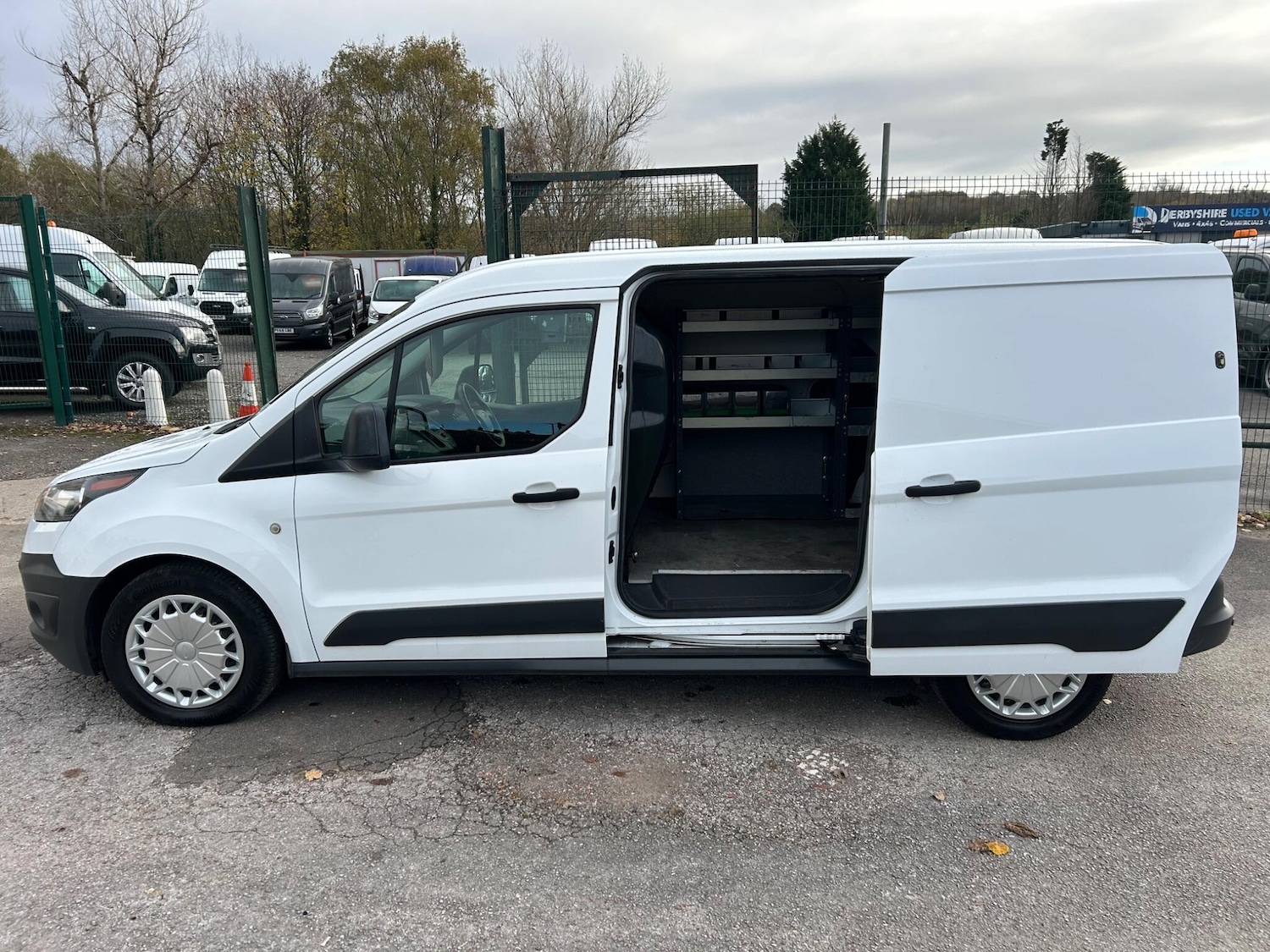 Used Ford Transit Connect 2017 for sale - 76645103: Photo 9