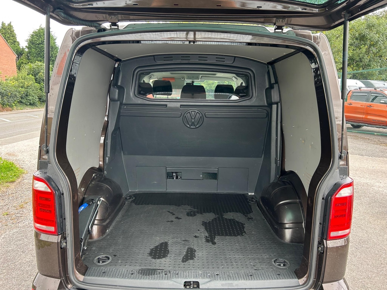 Used Volkswagen Transporter 2017 for sale - 76996680: Photo 11