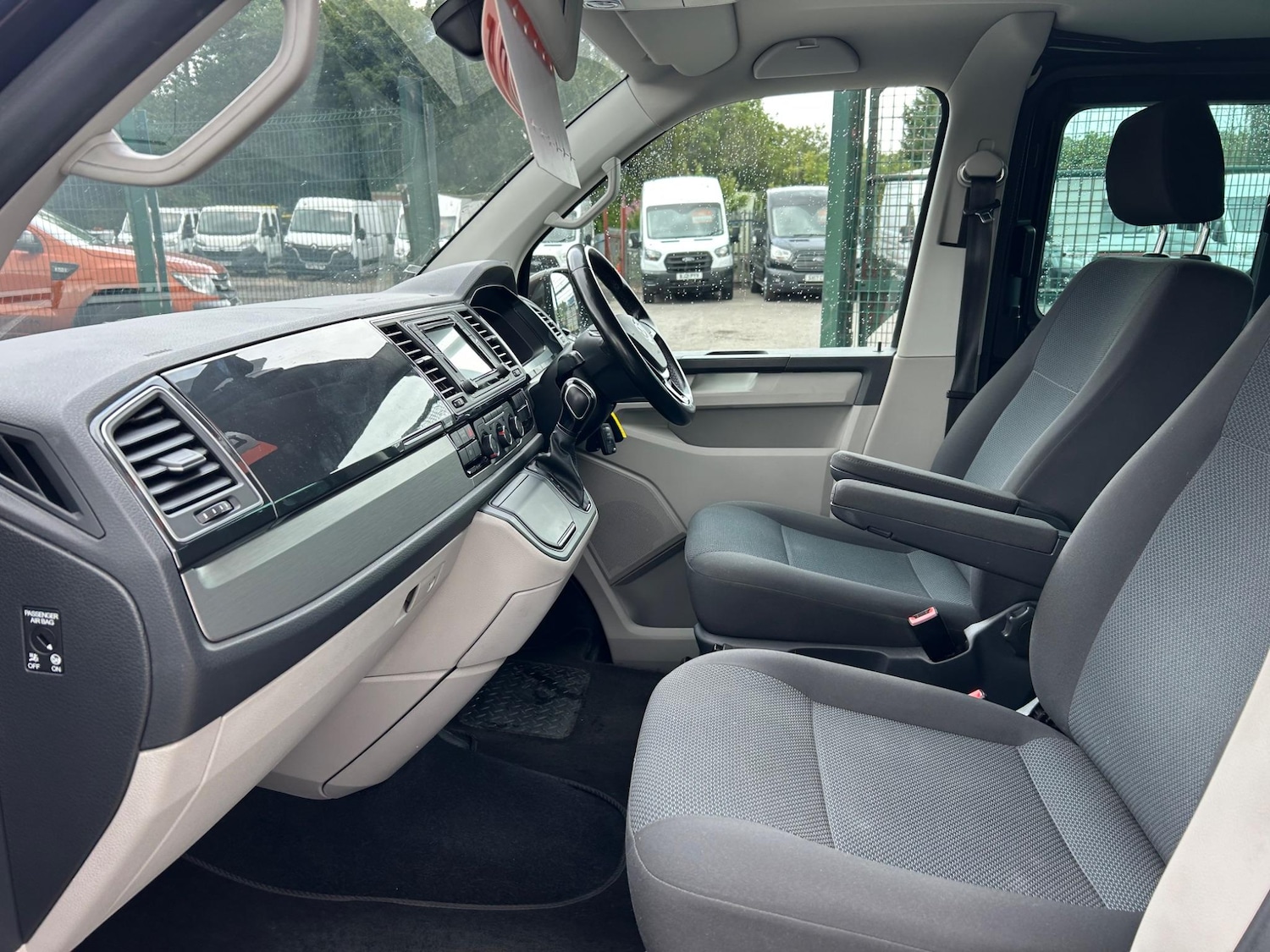 Used Volkswagen Transporter 2017 for sale - 76996680: Photo 12