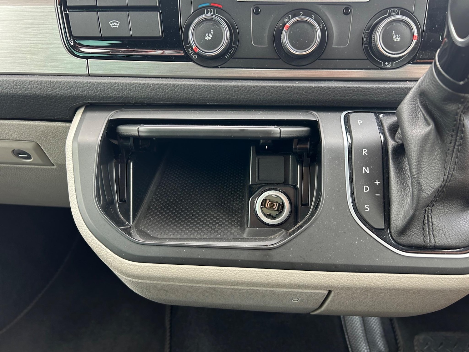 Used Volkswagen Transporter 2017 for sale - 76996680: Photo 43