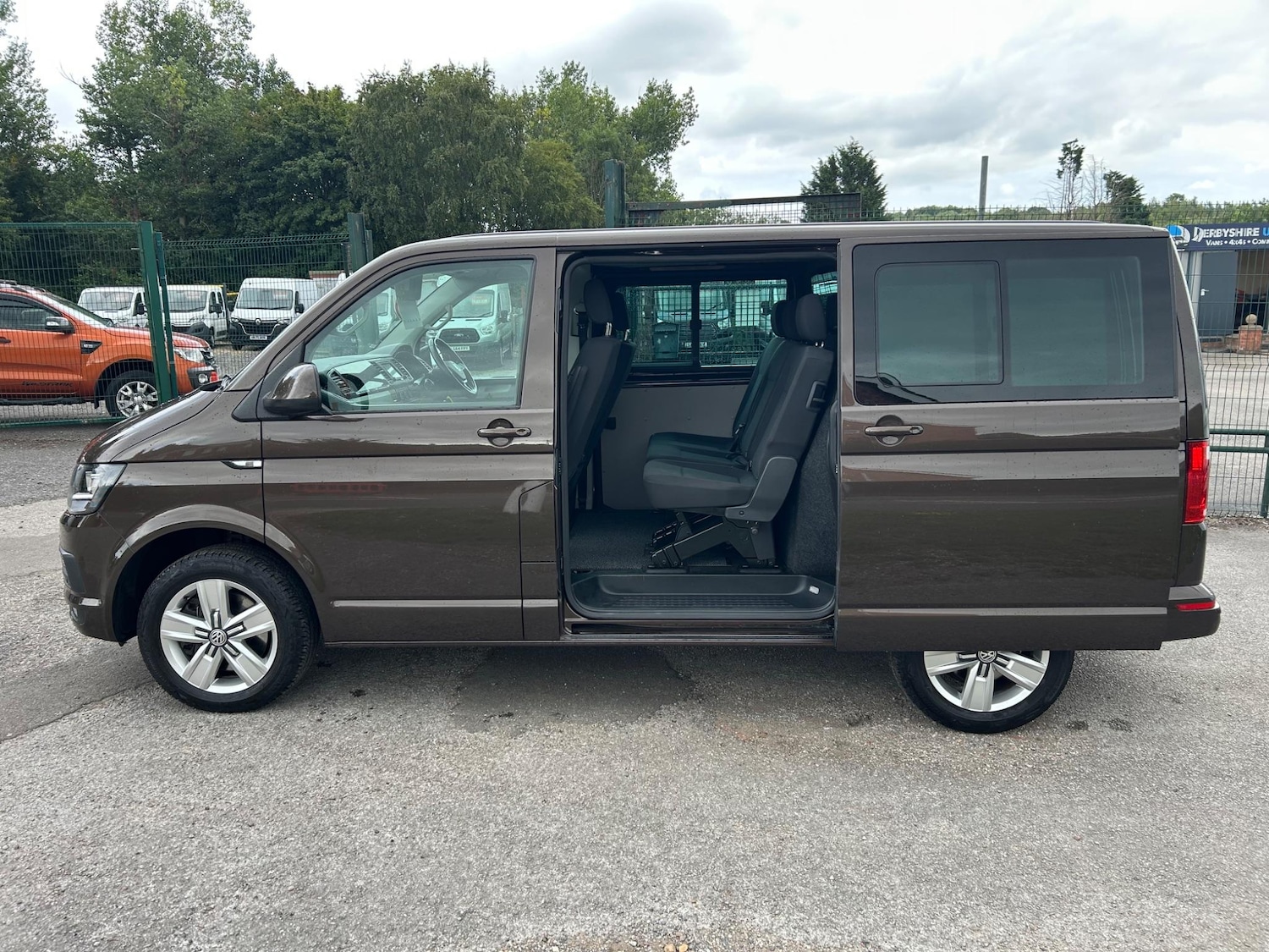 Used Volkswagen Transporter 2017 for sale - 76996680: Photo 8