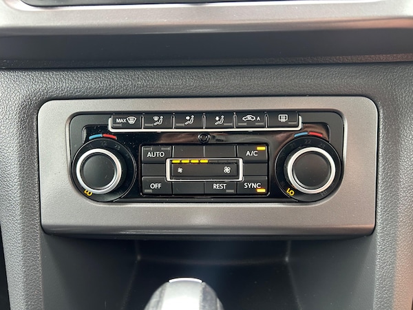 Used Volkswagen Amarok 2015 for sale - 75670273: Photo 21