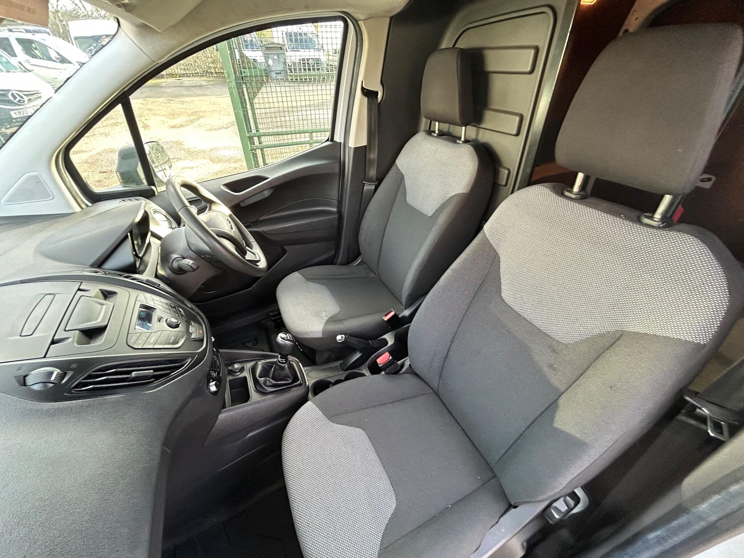 Used Ford Transit Courier 2019 for sale - 76899453: Photo 14