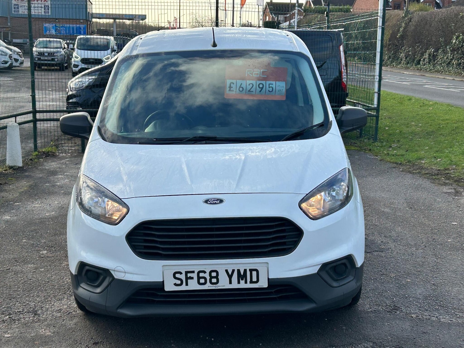Used Ford Transit Courier 2019 for sale - 76899453: Photo 2