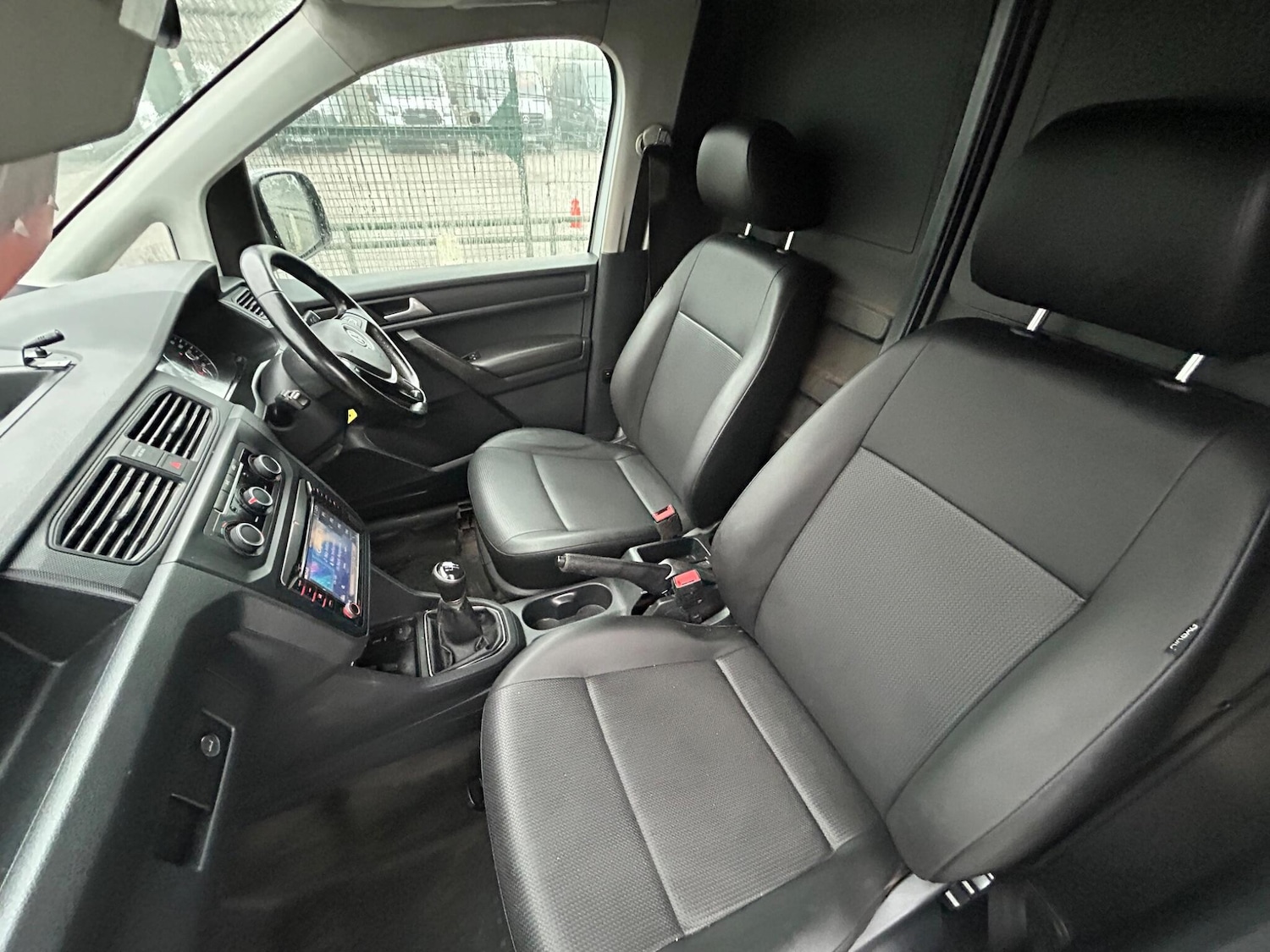 Used Volkswagen Caddy Maxi 2016 for sale - 77253894: Photo 12