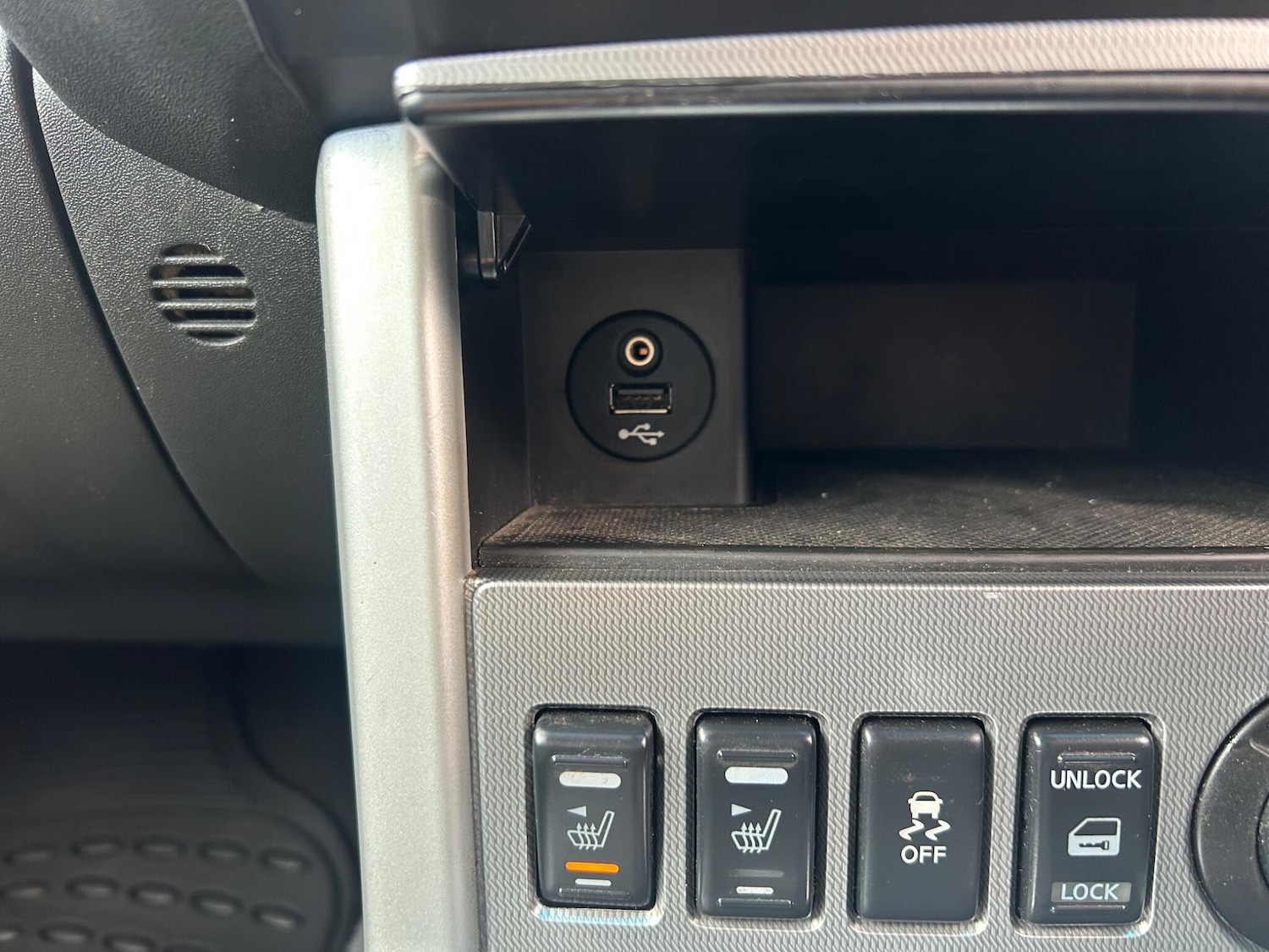 Used Nissan Navara 2015 for sale - 77109020: Photo 24