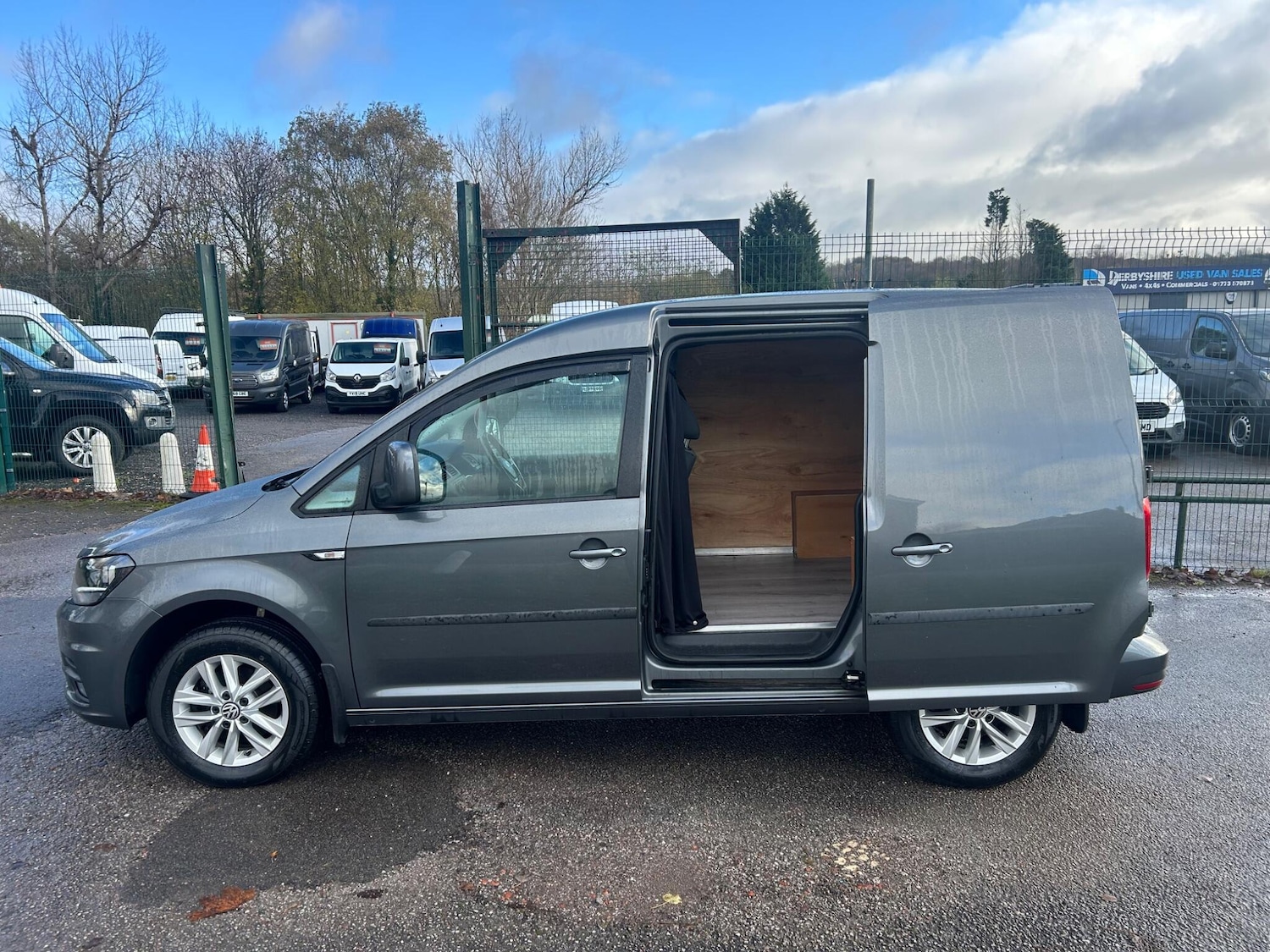Used Volkswagen Caddy 2016 for sale - 76689927: Photo 9