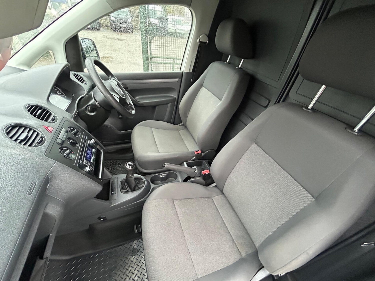 Used Volkswagen Caddy 2015 for sale - 77645837: Photo 12