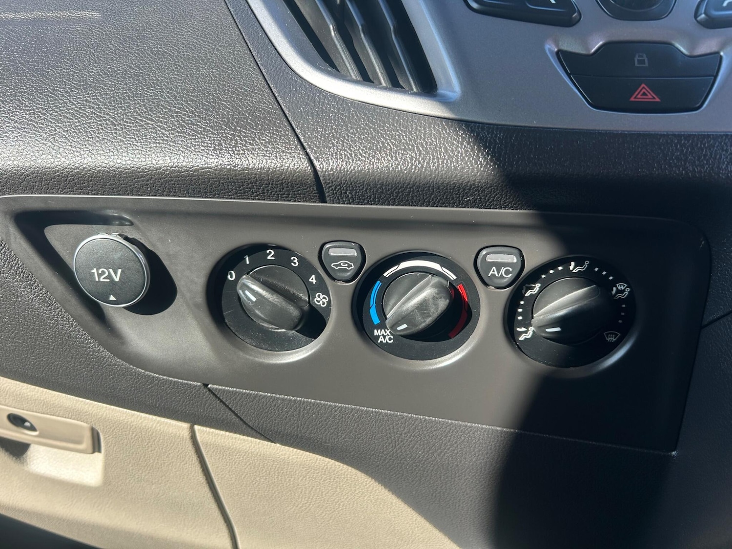 Used Ford Tourneo Custom 2016 for sale - 76988637: Photo 27