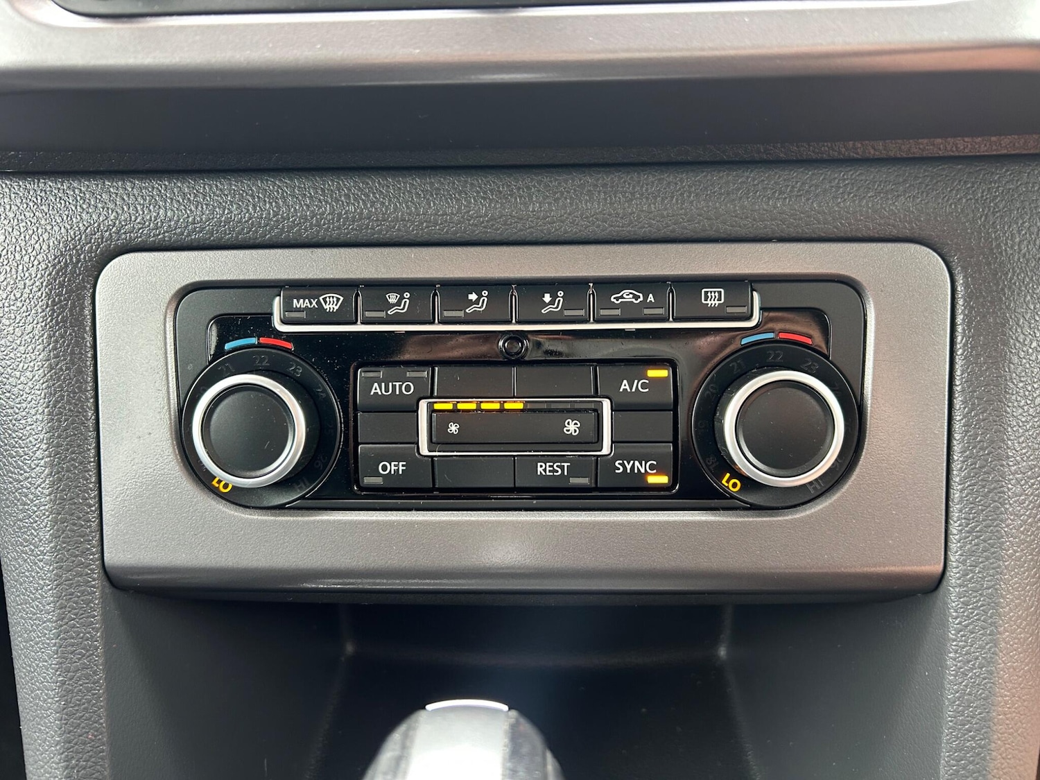 Used Volkswagen Amarok 2015 for sale - 76991369: Photo 21