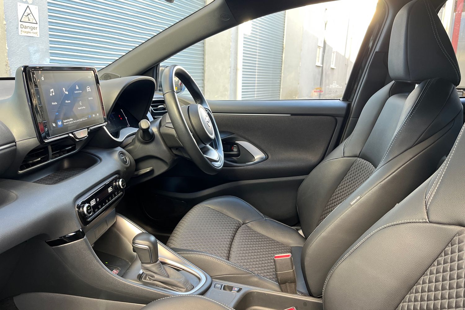 Used Mazda Mazda2 HYBRID 2024 for sale - 76077542: Photo 41