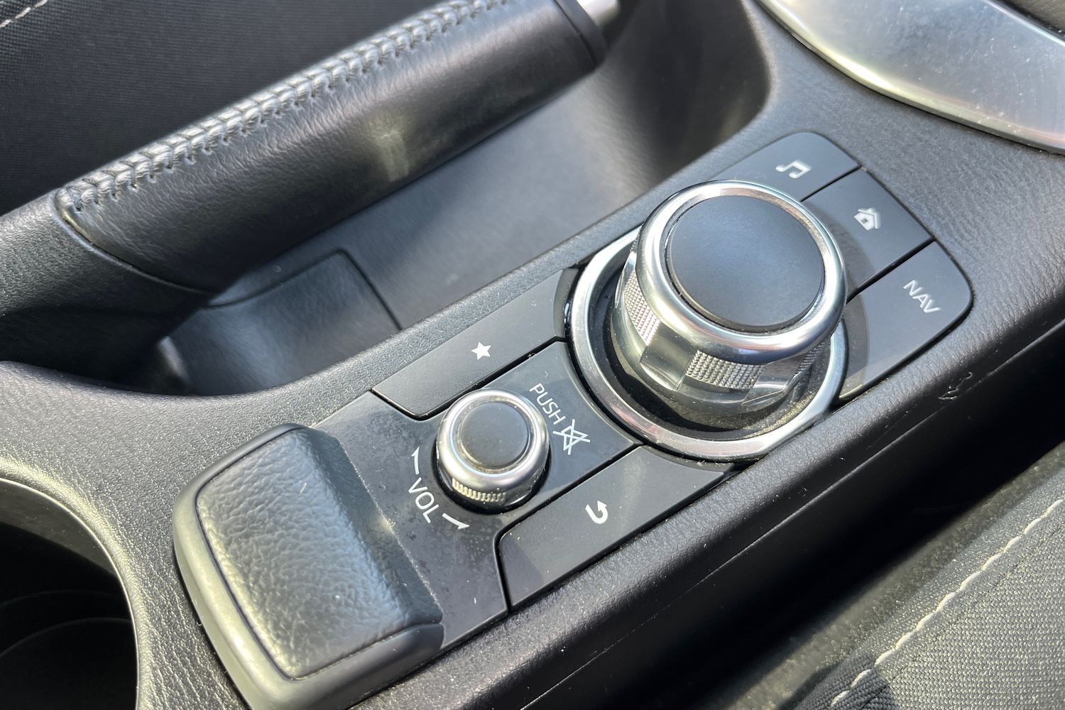 Used Mazda Mazda2 2015 for sale - 77891522: Photo 28