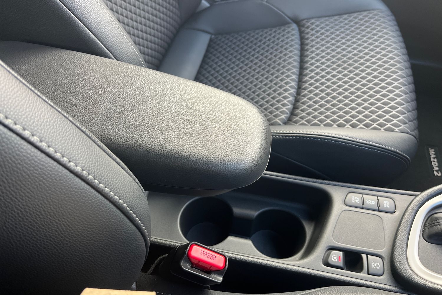 Used Mazda Mazda2 HYBRID 2024 for sale - 76497154: Photo 16