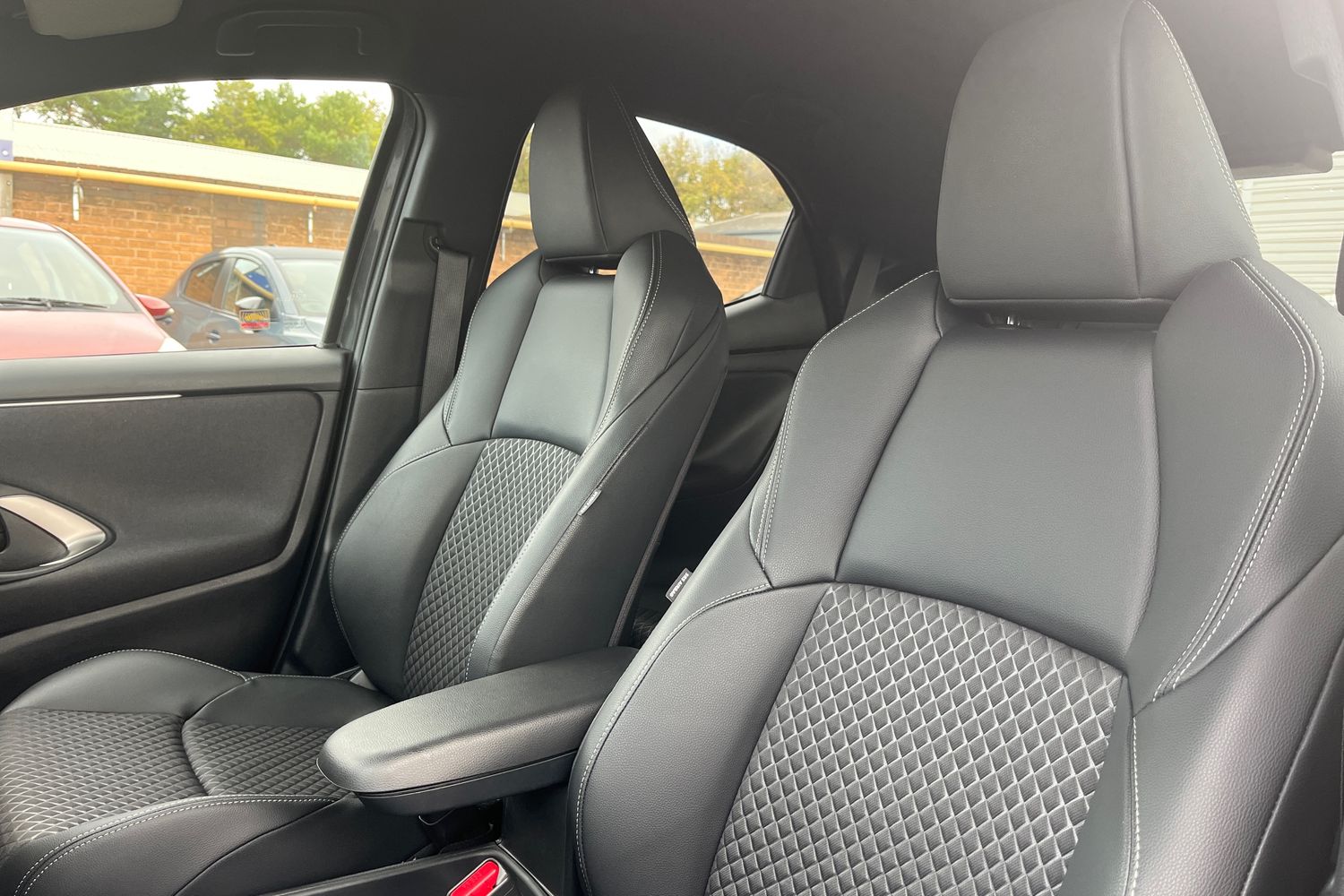 Used Mazda Mazda2 HYBRID 2024 for sale - 76497154: Photo 34