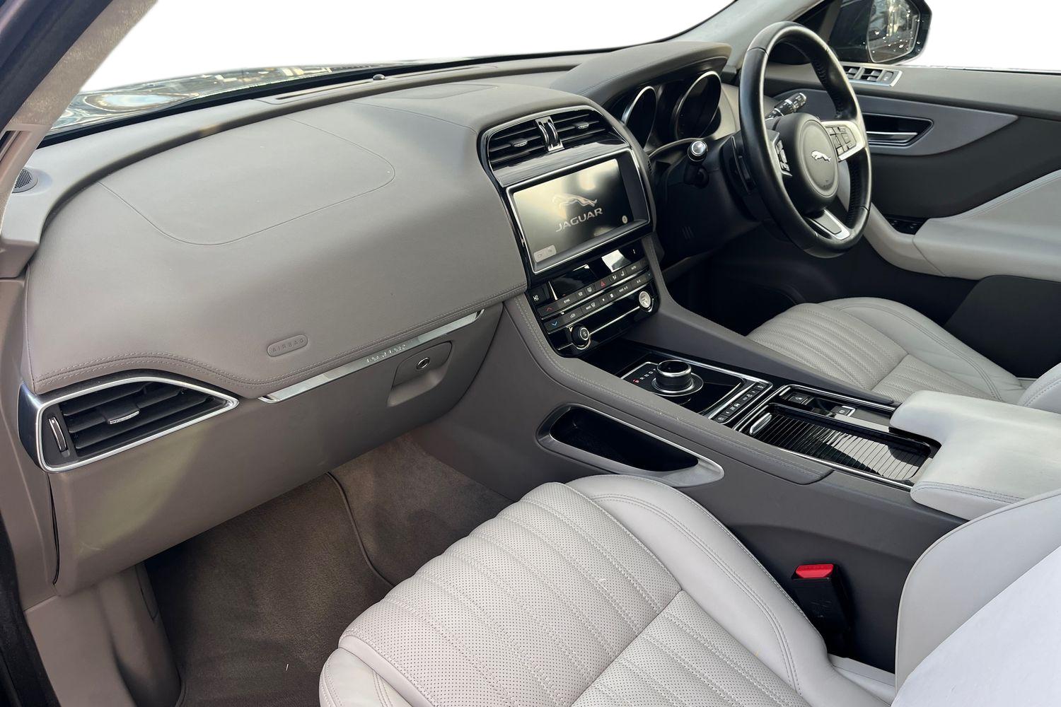 Used Jaguar F-Pace 2020 for sale - 76946656: Photo 12