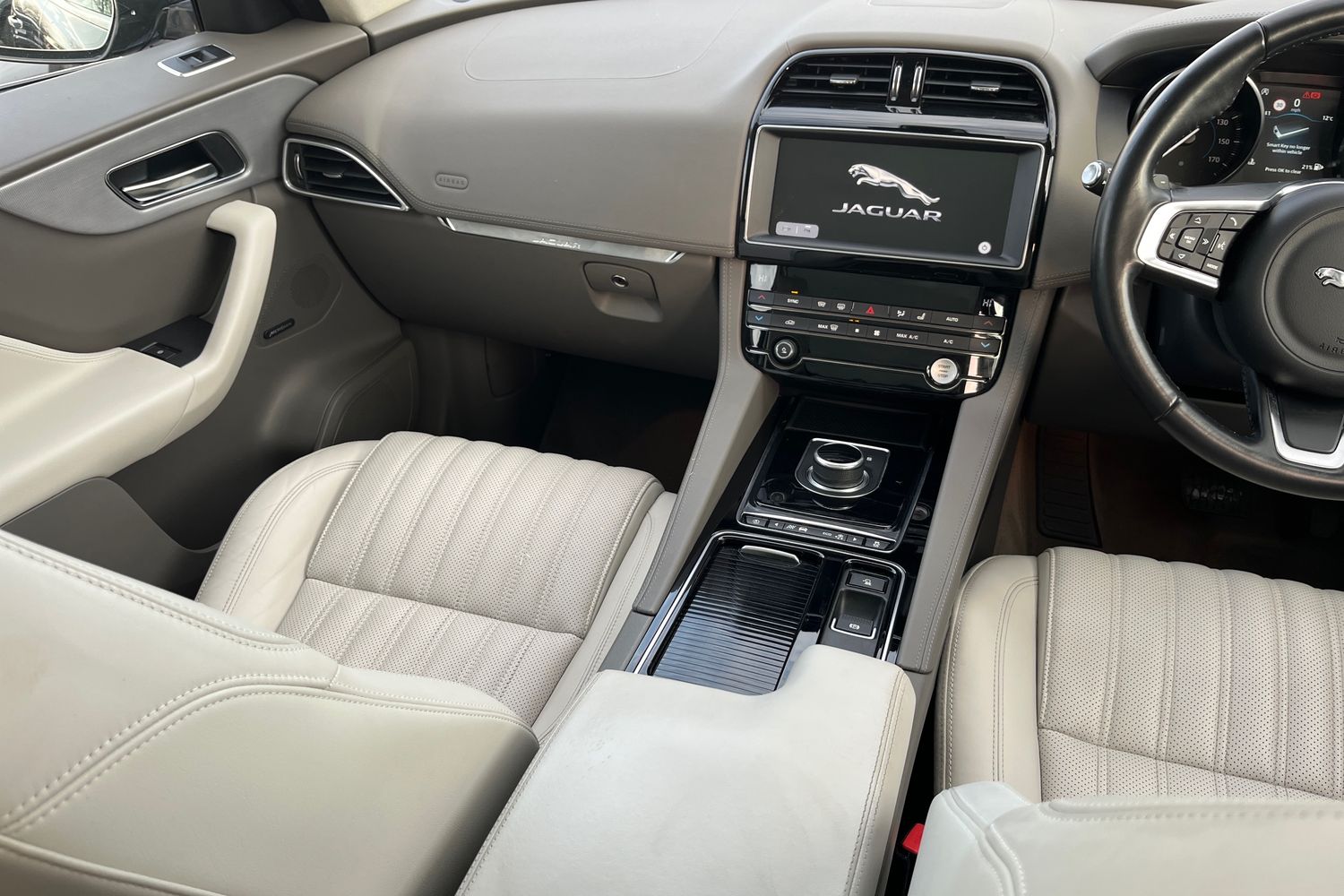 Used Jaguar F-Pace 2020 for sale - 76946656: Photo 30