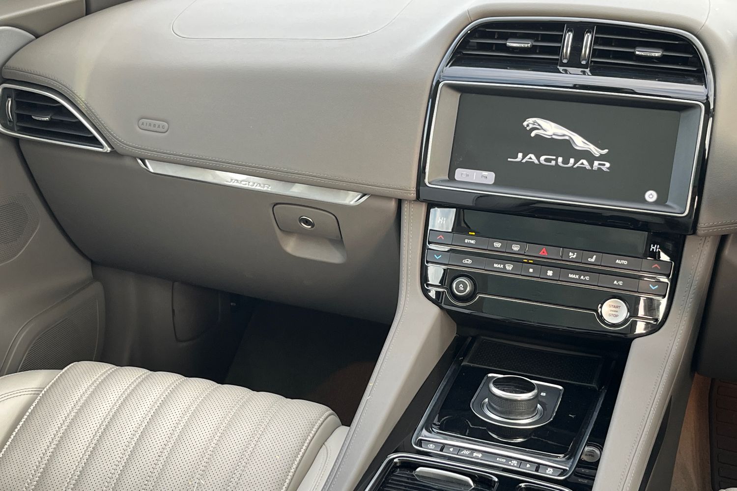 Used Jaguar F-Pace 2020 for sale - 76946656: Photo 31