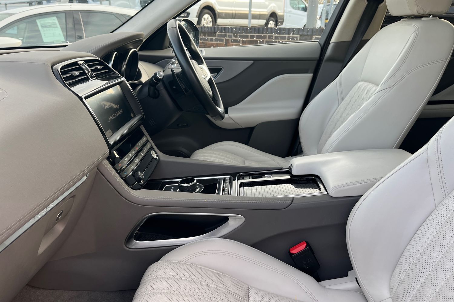 Used Jaguar F-Pace 2020 for sale - 76946656: Photo 33