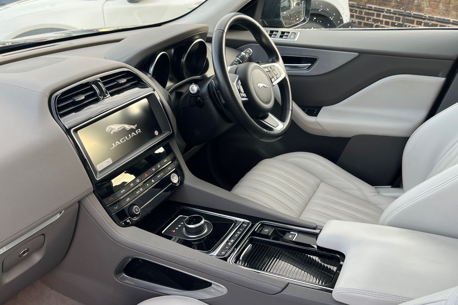 Used Jaguar F-Pace 2020 for sale - 76946656: Photo 34