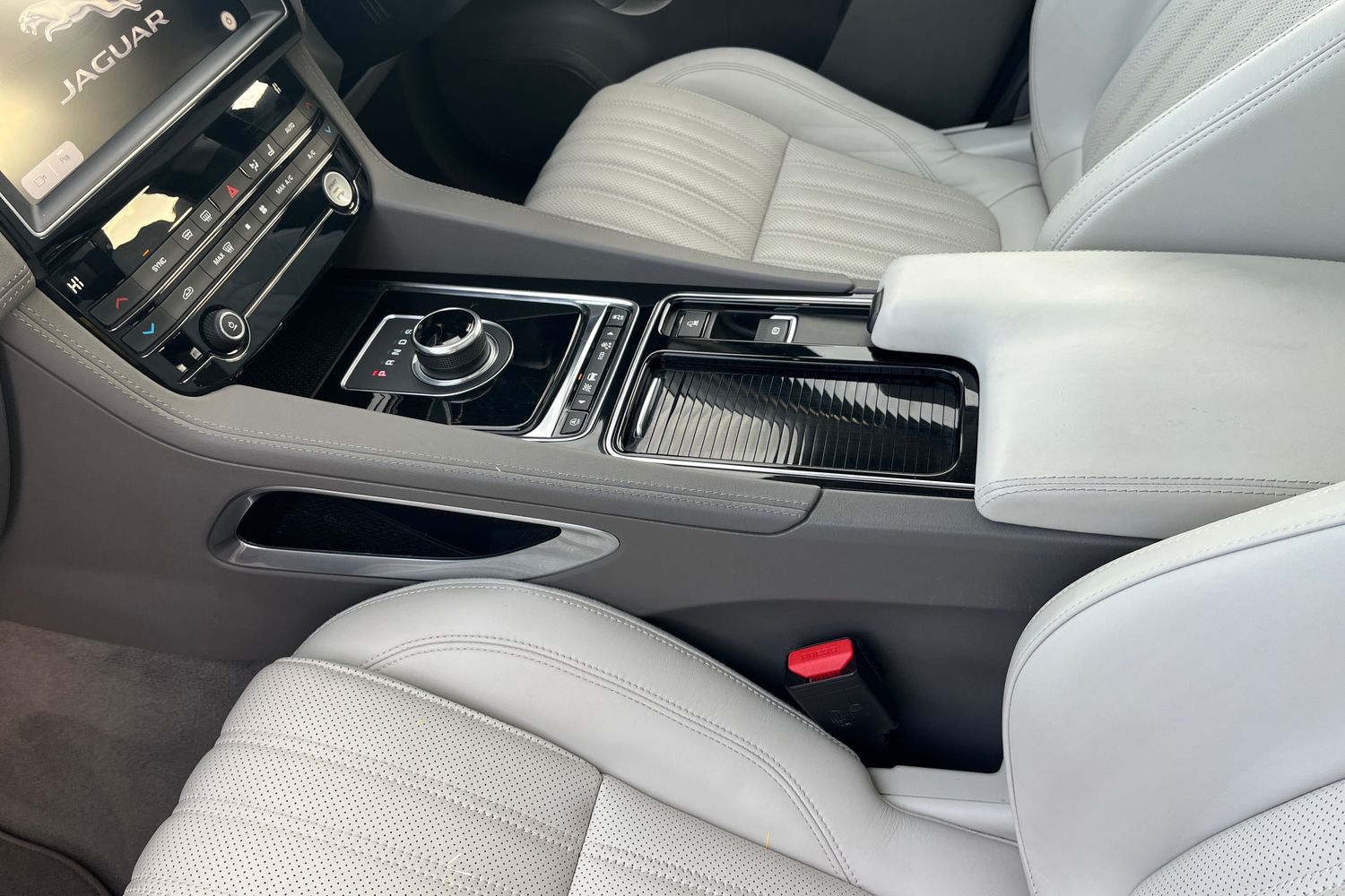 Used Jaguar F-Pace 2020 for sale - 76946656: Photo 38