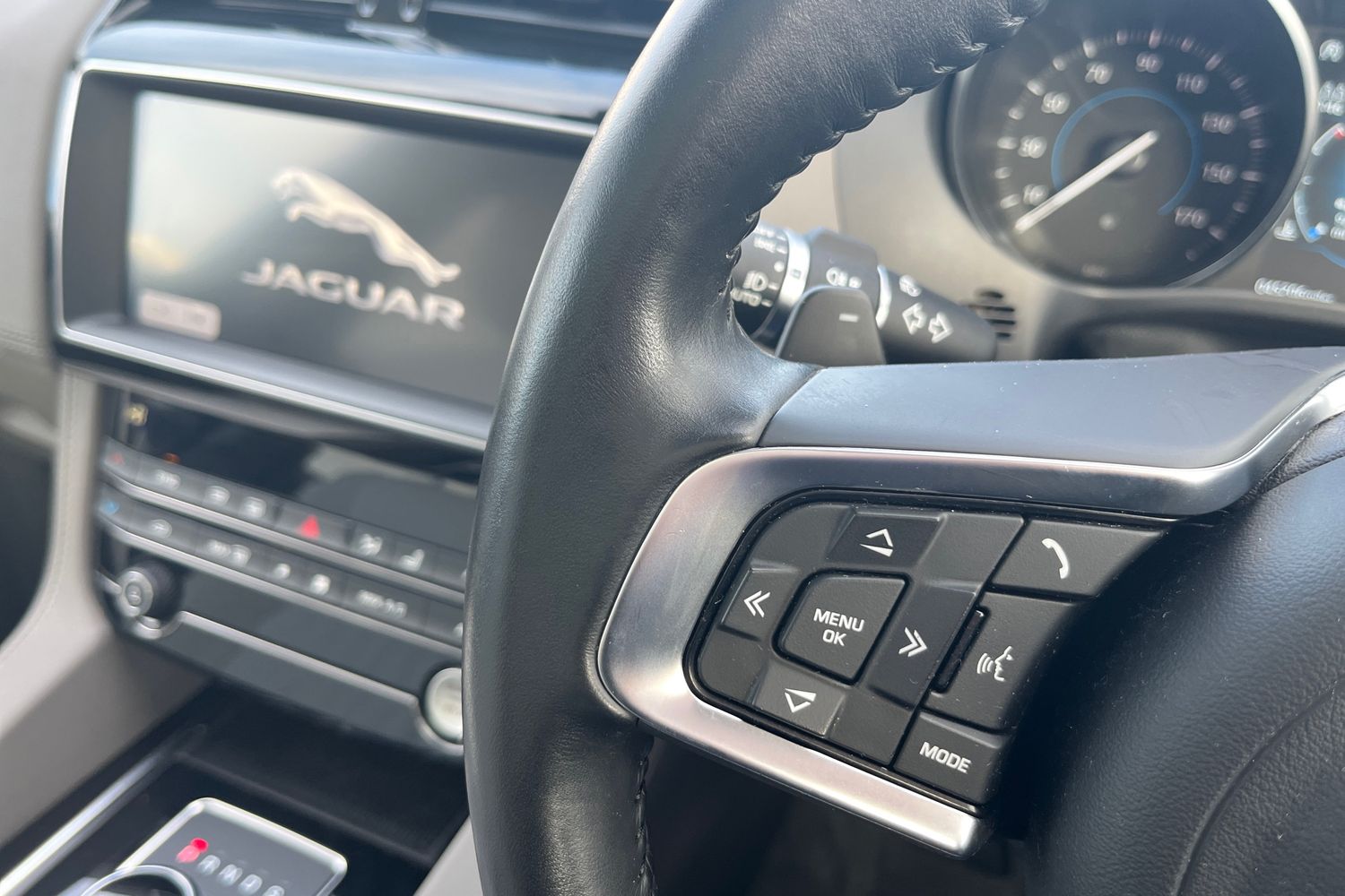 Used Jaguar F-Pace 2020 for sale - 76946656: Photo 43