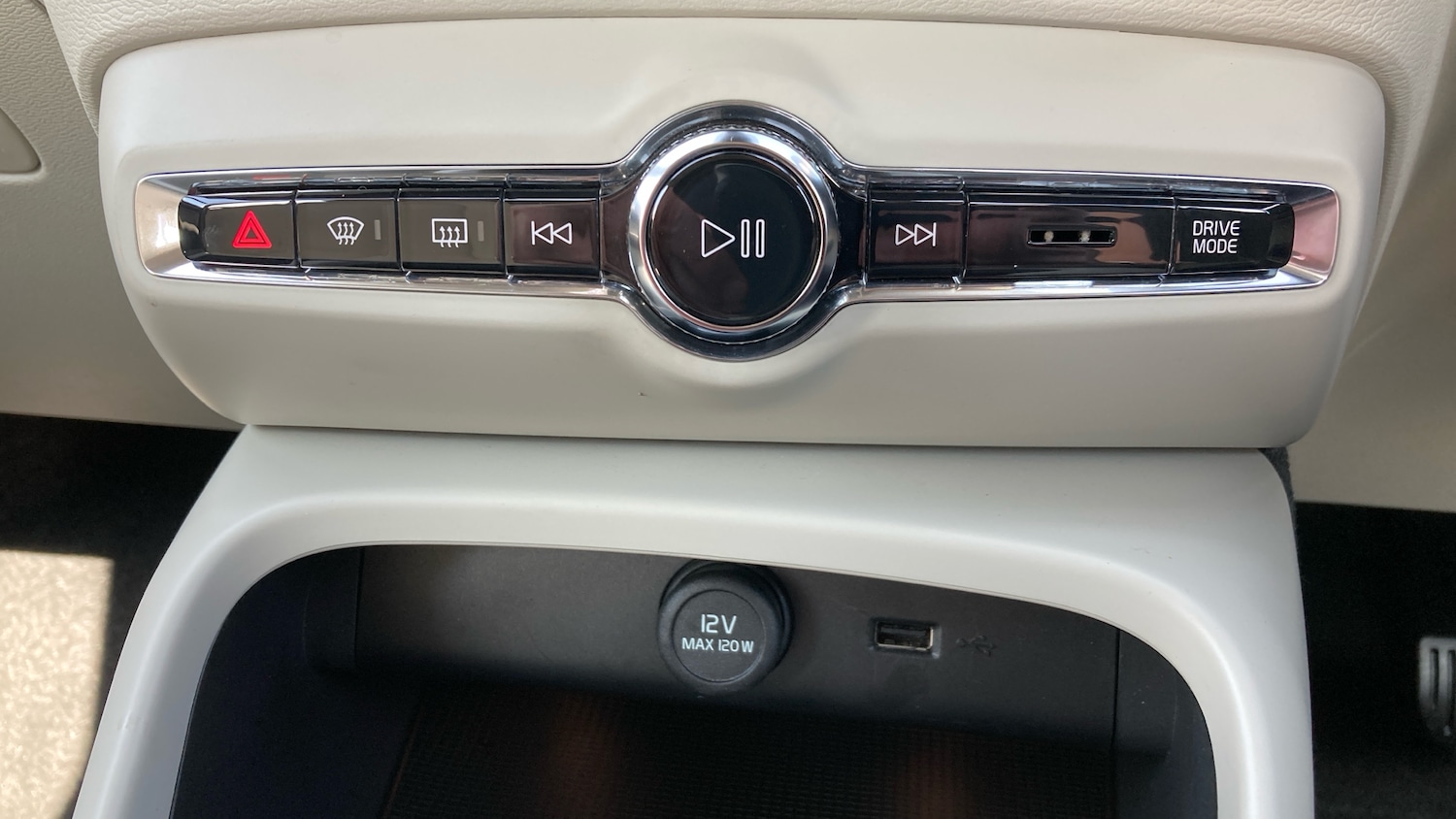 Used Volvo XC40 2021 for sale - 76101955: Photo 29