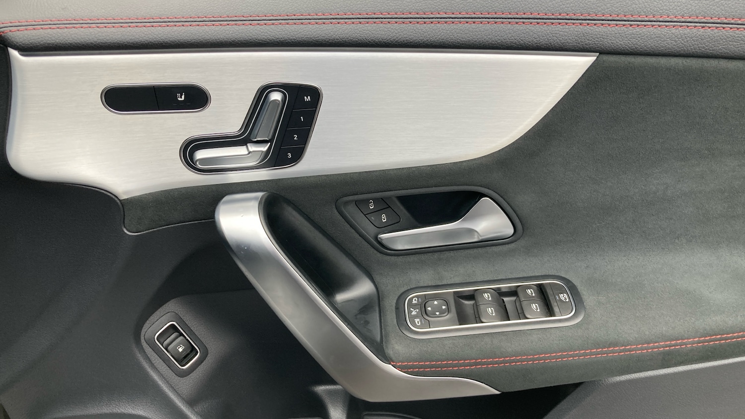 Used Mercedes-Benz CLA 2023 for sale - 76302857: Photo 23