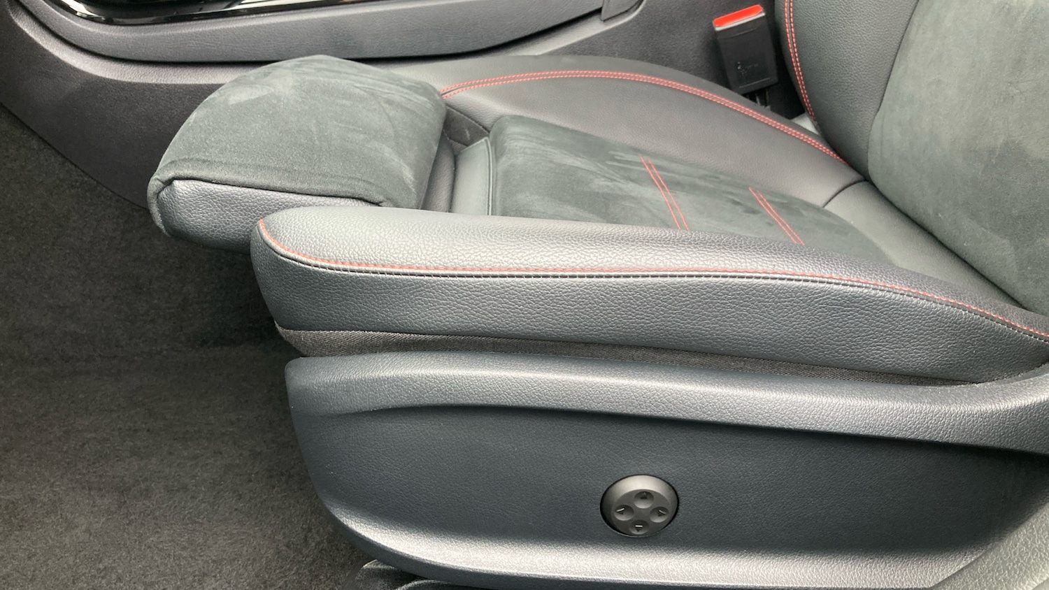 Used Mercedes-Benz CLA 2023 for sale - 76302857: Photo 25