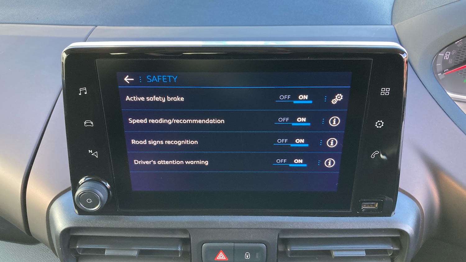 Used Peugeot Rifter 2021 for sale - 78197309: Photo 33