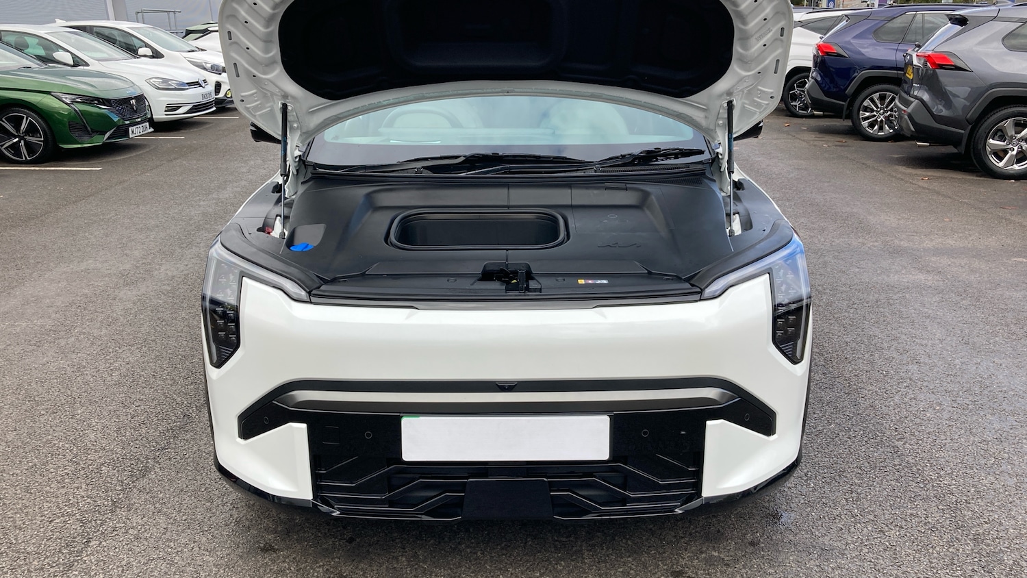 Used Kia EV3 2025 for sale - 76322408: Photo 8