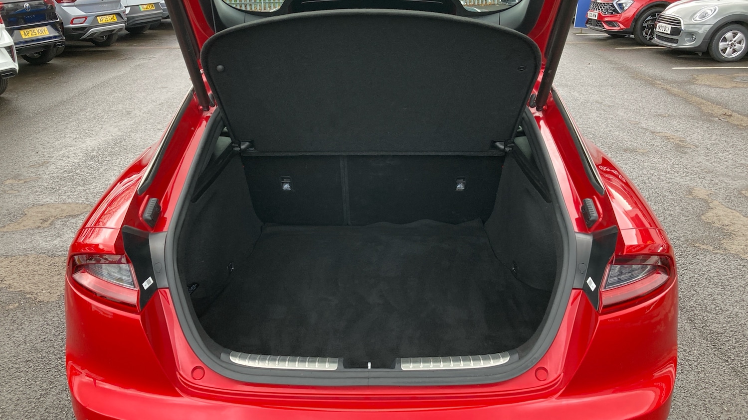 Used Kia Stinger 2019 for sale - 76567807: Photo 4