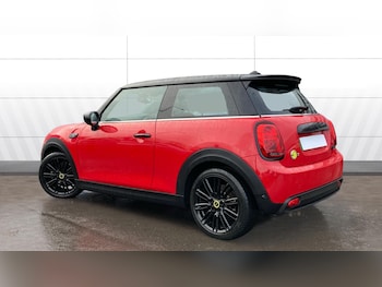 Used MINI Hatch 2021 for sale - 77220701: Photo