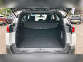 Used Peugeot 5008 2023 for sale - 78817162: Photo