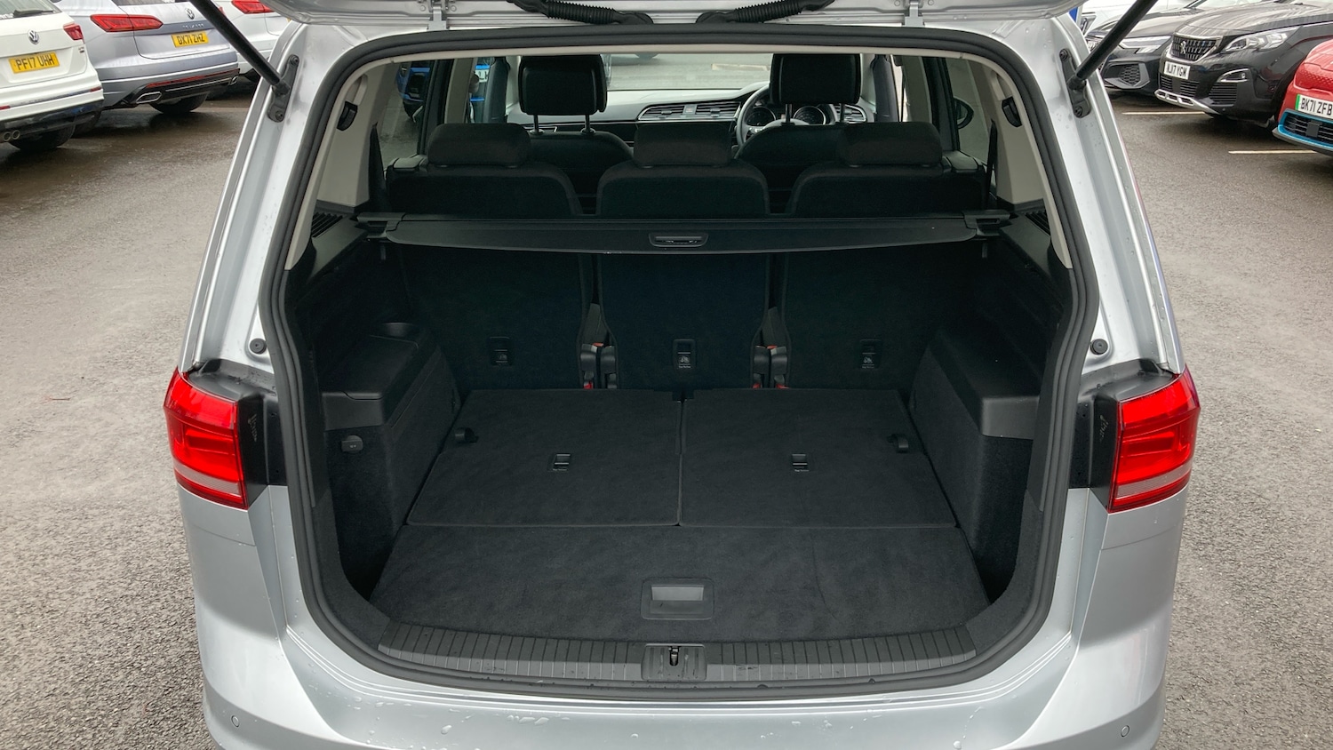 Used Volkswagen Touran 2020 for sale - 77760505: Photo 20