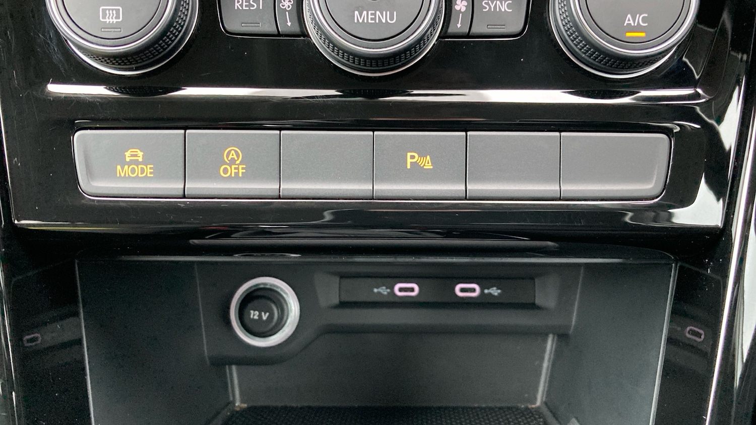 Used Volkswagen Touran 2020 for sale - 77760505: Photo 27