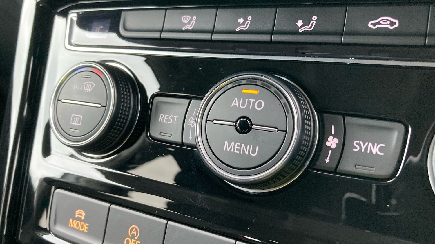 Used Volkswagen Touran 2020 for sale - 77760505: Photo 28