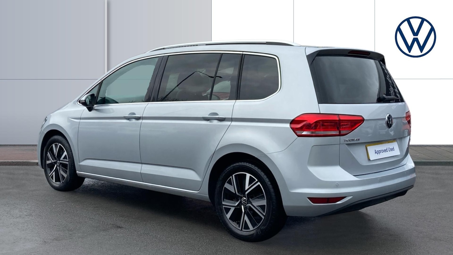 Used Volkswagen Touran 2020 for sale - 77760505: Photo 3