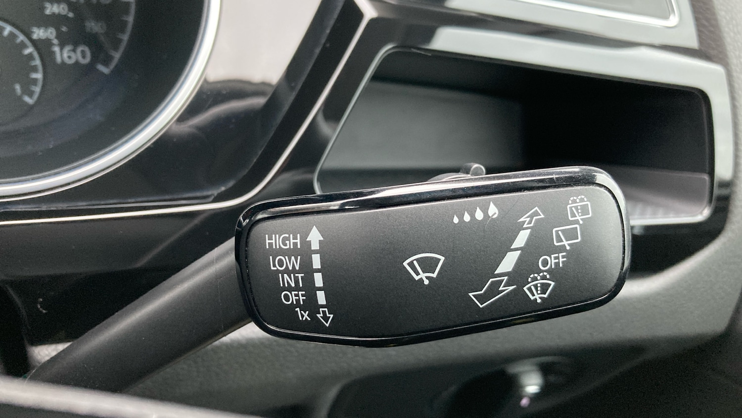 Used Volkswagen Touran 2020 for sale - 77760505: Photo 39