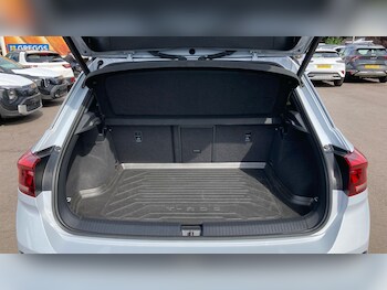 Used Volkswagen T-Roc 2018 for sale - 78954250: Photo