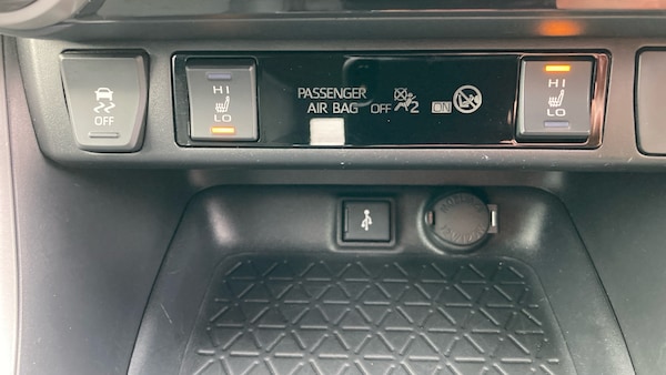 Used Toyota RAV4 2020 for sale - 76263164: Photo 30